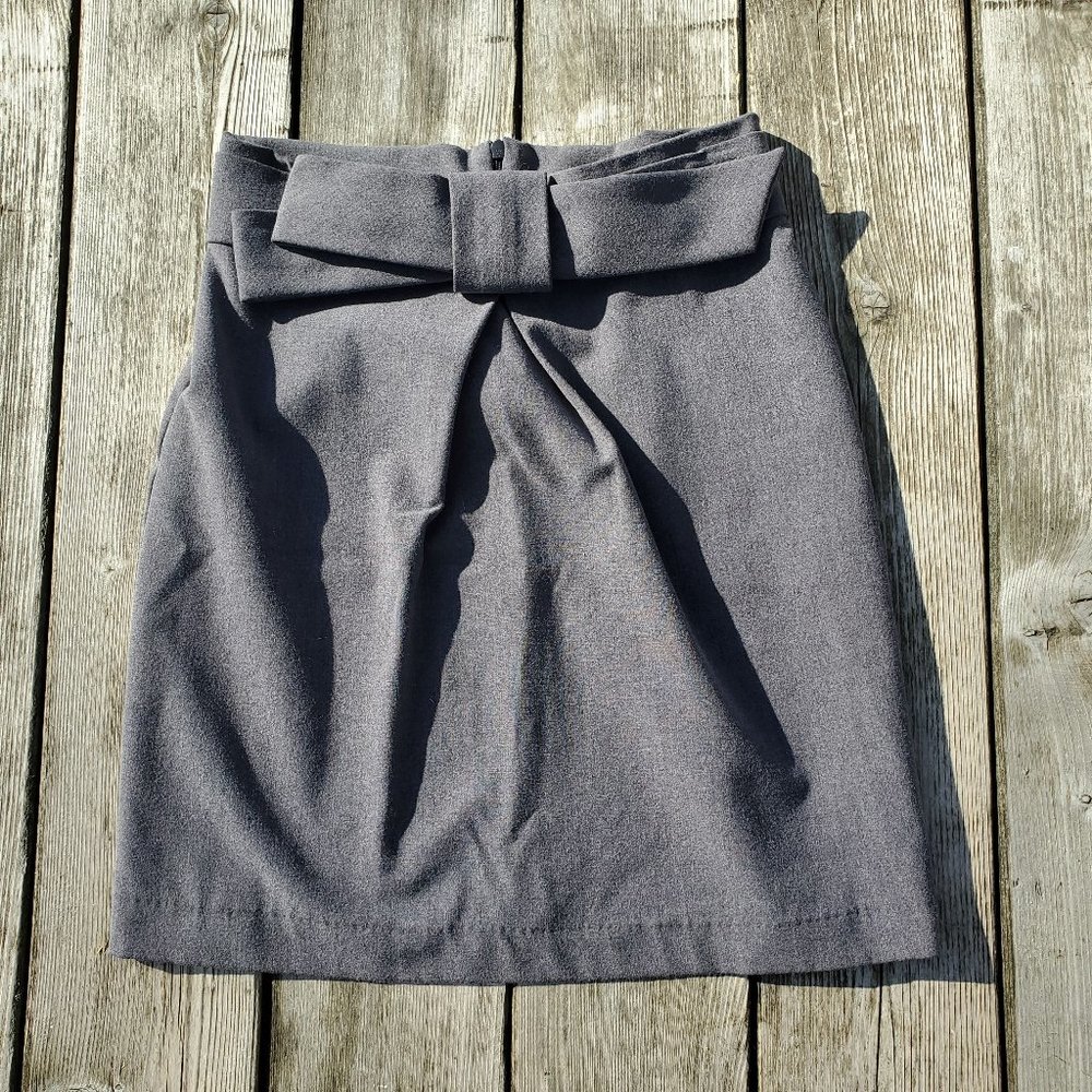 Cartise Dark Grey Mini Skirt with Large Bow Size 4